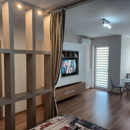 Glamour Studio Oradea Bagian luar foto