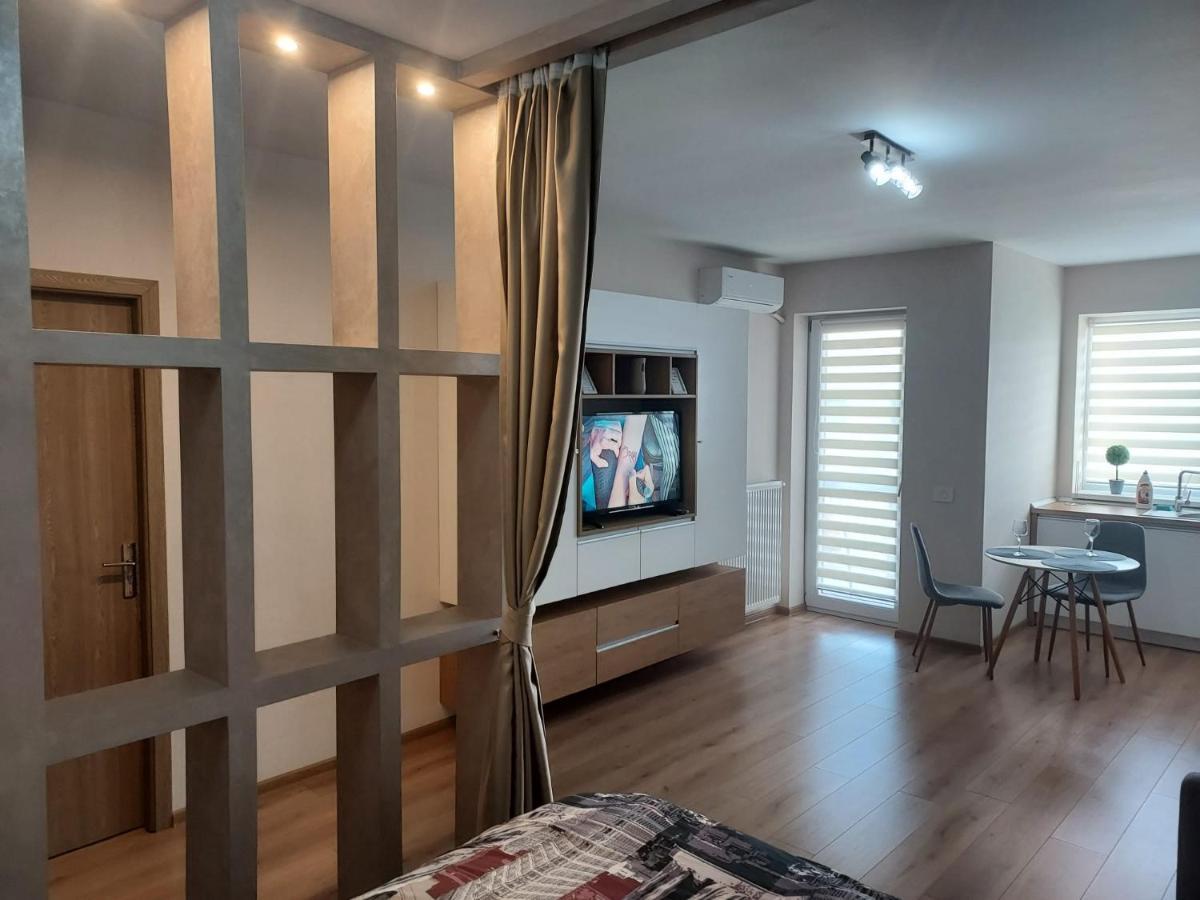 Glamour Studio Oradea Bagian luar foto